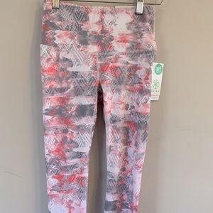 NWT GAIAM patterned leggings. High rise size XS.